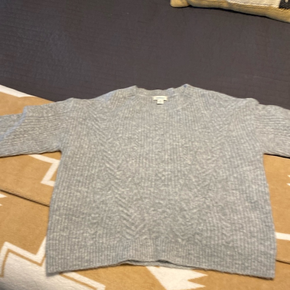 Like new- worn once. Sundance gray sweater